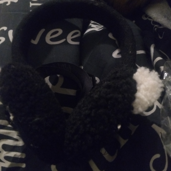 Coach ear muffs - Picture 1 of 2